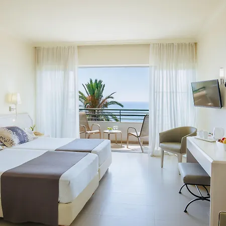 Louis Imperial Курортный комплекс 4*