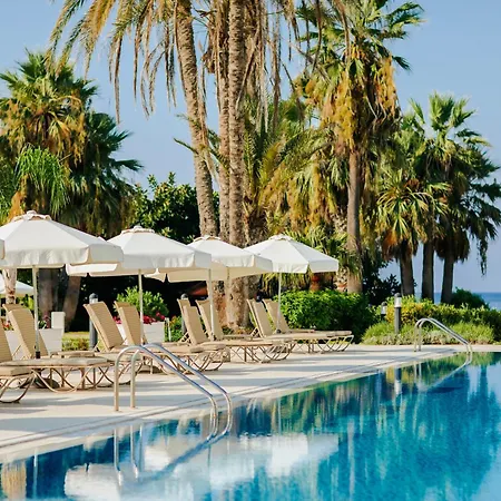 Louis Imperial منتجع