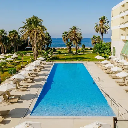 Louis Imperial منتجع