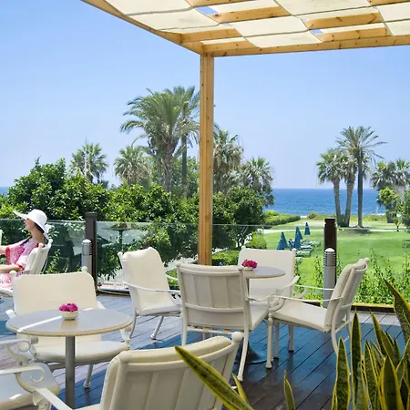 منتجع Louis Imperial 4*