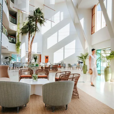 Louis Imperial بافوس